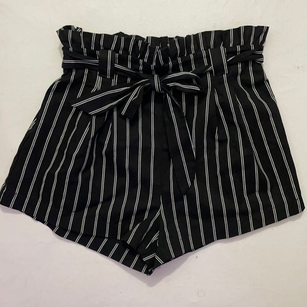 black high waisted Papaya pin stripe wide shorts with tie belt